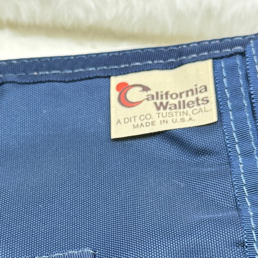 California Wallet Blue Nylon Toiletry Bag with Fold-Over Flap - Picture 6 of 11